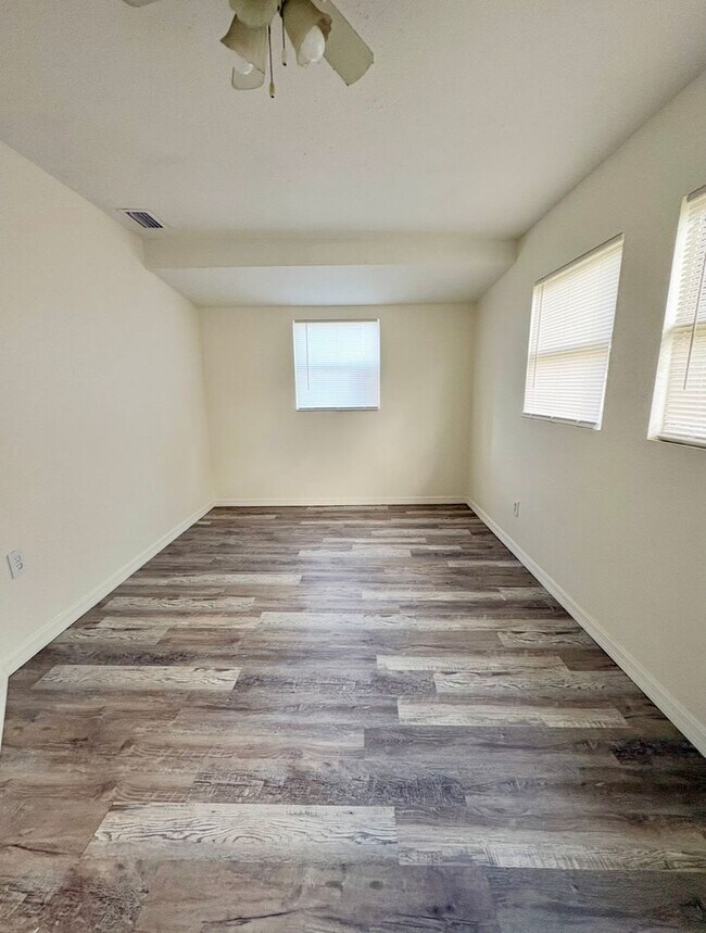 Building Photo - 8151 Hixton Dr