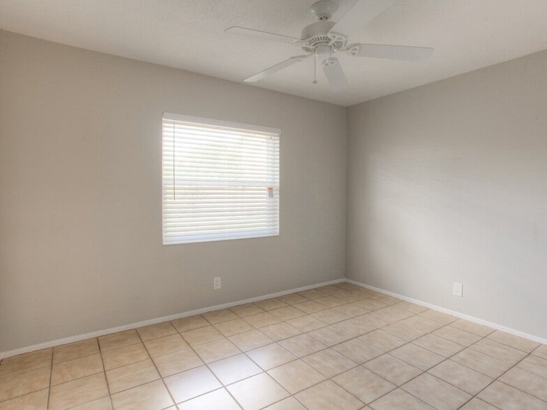 Building Photo - 9506 Burlington Pl