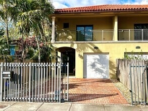 Building Photo - 3777 SW 28th St