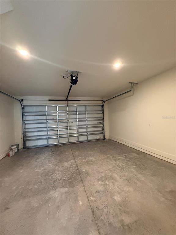 Building Photo - 15039 Groveside Rd