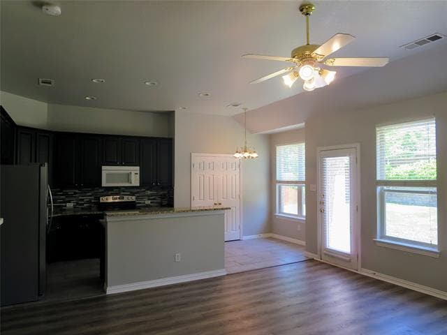 Building Photo - 8376 Davis Dr