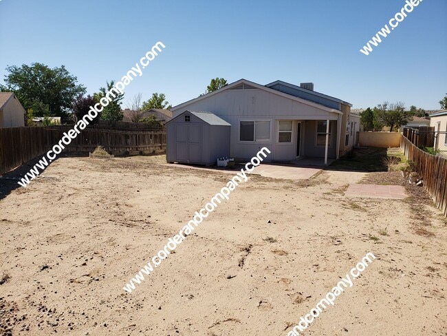 Building Photo - Nice 3 Bedroom, 2 Bathroom, 2 Car Garage a...