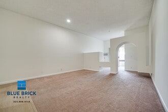 Building Photo - 11225 Morrison St