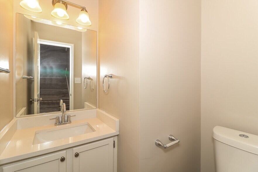 Building Photo - 4022 Paloverde Dr