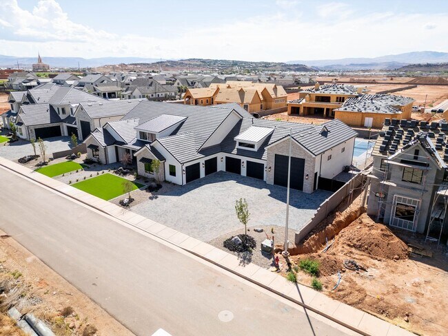 Building Photo - Gorgeous Custom Single Story with RV Garage