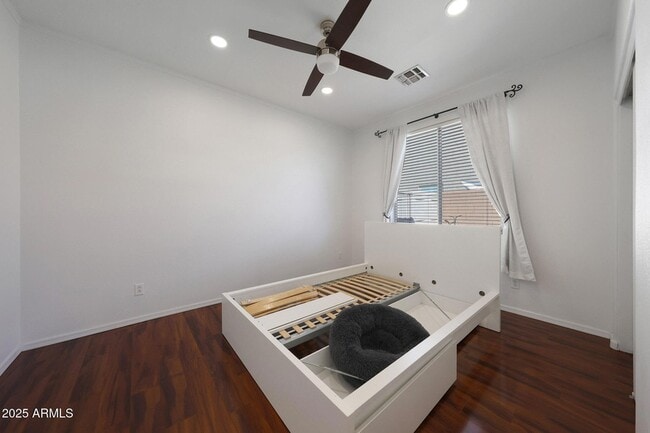 Building Photo - 1642 W Windsong Dr