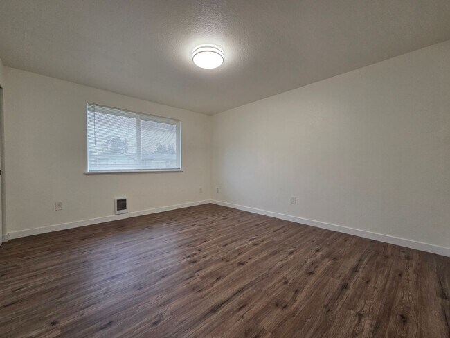 Building Photo - 1106 106th St Ct E