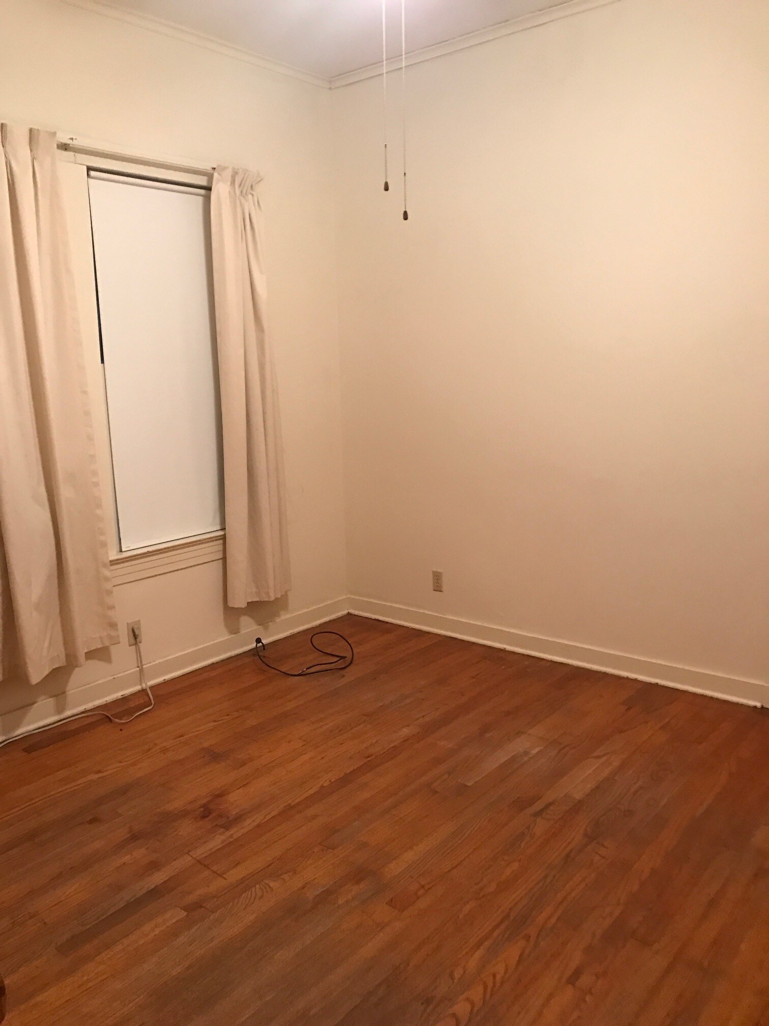 Building Photo - 704 E Thomas St