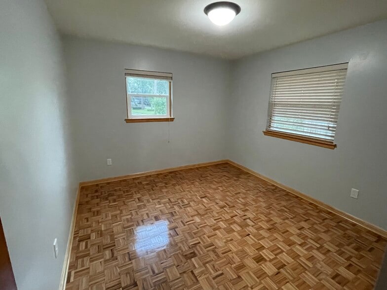 Building Photo - 173 Grandview Ave