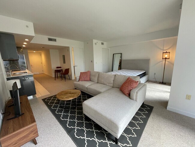 Building Photo - 31 SE 6th St