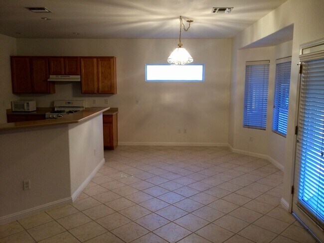 Building Photo - FANTASTIC UPGRADED 55+ SUN CITY ANTHEM COMMUNITY HOME!!!