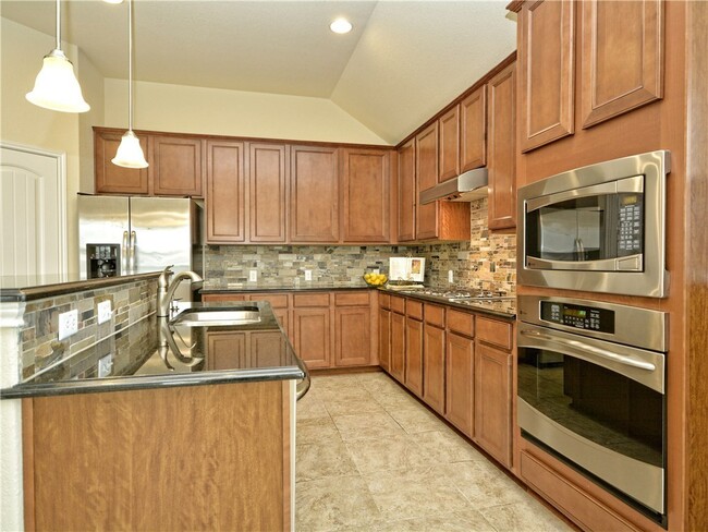 Building Photo - Excellent one story home available in Falc...