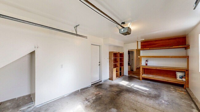 Building Photo - Beautiful 3 Bedroom 2.5 Bath Single Family...