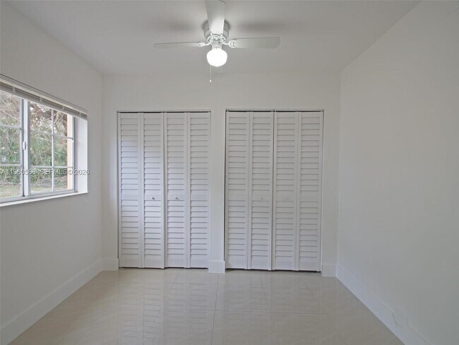 Building Photo - 3680 N 56th Ave