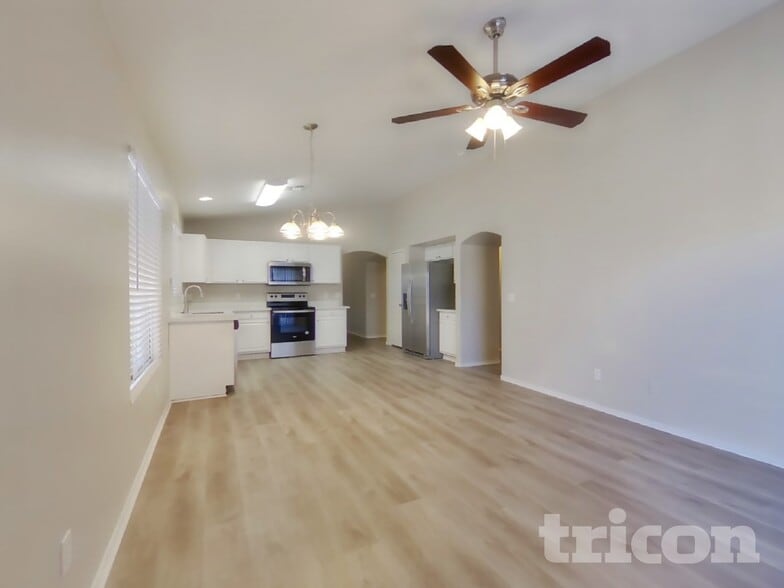 Building Photo - 12306 N Palm St