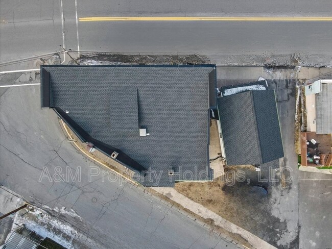 Building Photo - 143 N 9th St