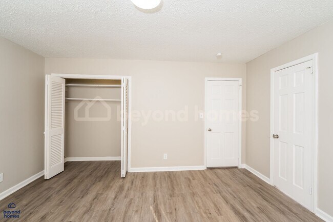 Building Photo - Beautiful 3 Bed 2 Bath Home in Hoover - Ju...