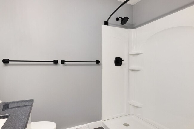 Building Photo - 1801 Elaine Dr