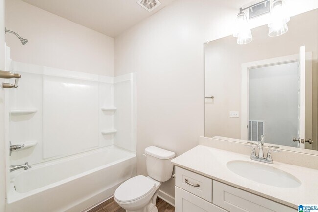 Building Photo - 1405 Brookhaven Dr