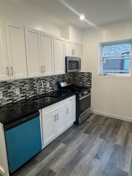 Building Photo - 19914 32nd Ave