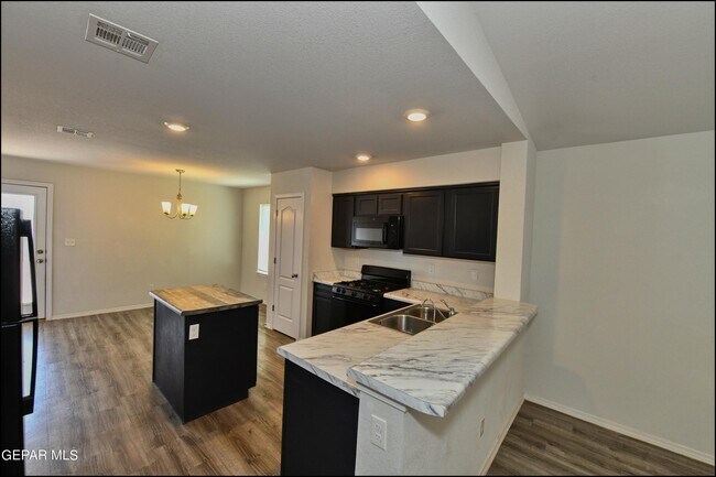 Building Photo - 952 Orangetip Dr