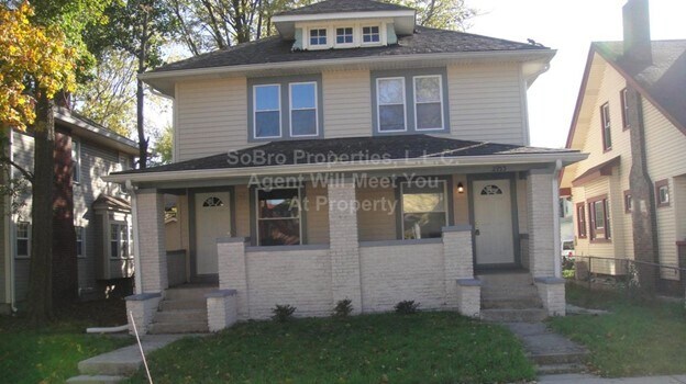 Primary Photo - 2935 North Delaware Street