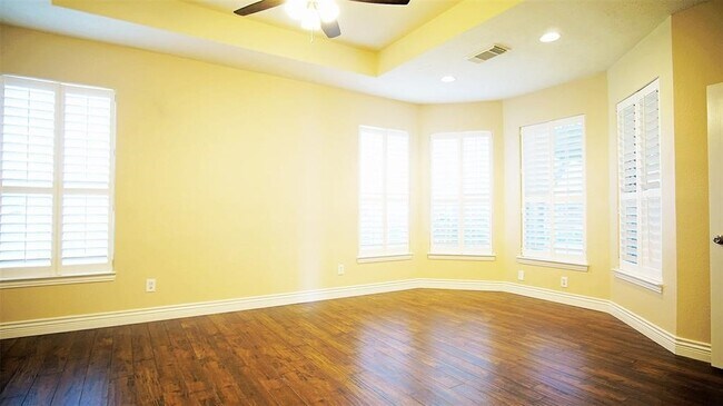 Building Photo - 4215 Sand Terrace Dr