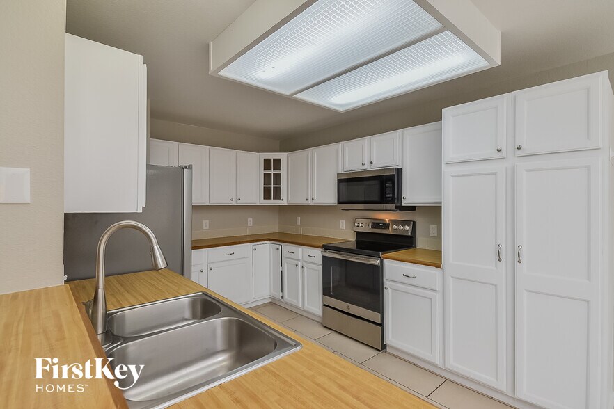 Building Photo - 5960 Faxon Ct