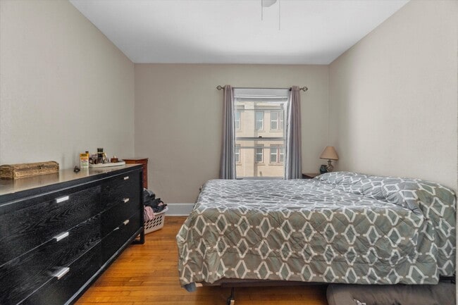 Building Photo - 750 N 34th St