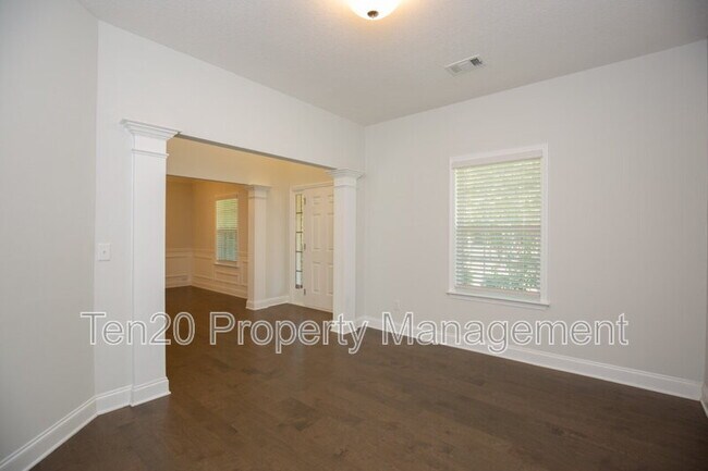 Building Photo - 7794 Garrett Rd