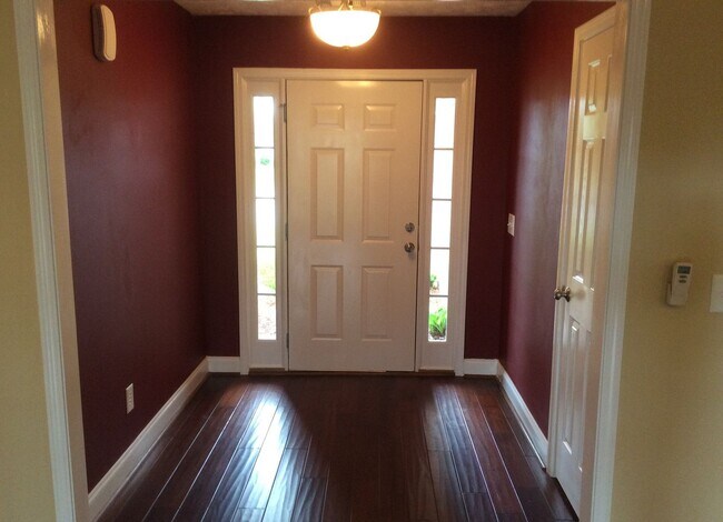 Building Photo - 6078 White Pine Dr