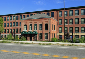 Building Photo - Riverside Commons