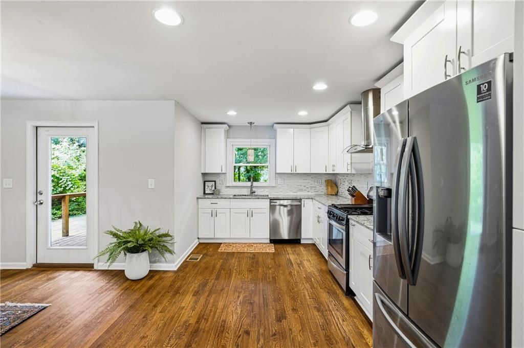 Building Photo - 2670 Woodridge Dr
