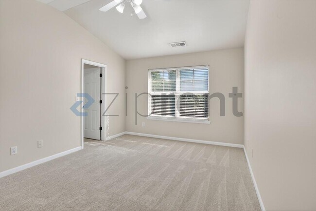Building Photo - Unit 1