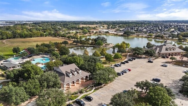 Building Photo - 2107 Brooke Avery Dr