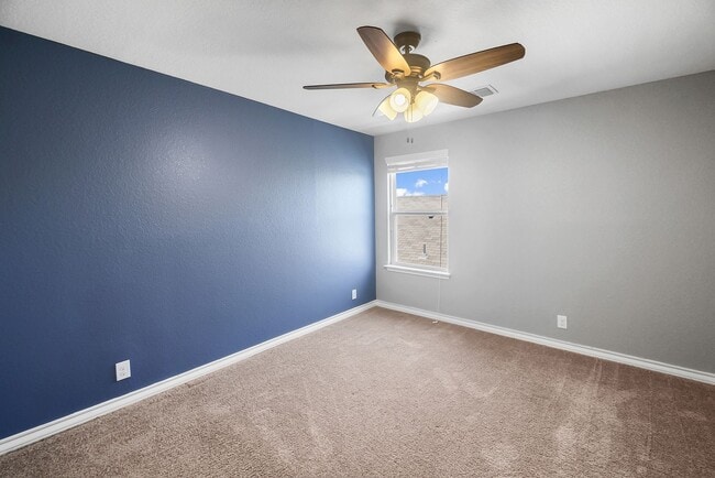 Building Photo - 4 Bedroom/2.5 Bath Tausch Farm Subdivision