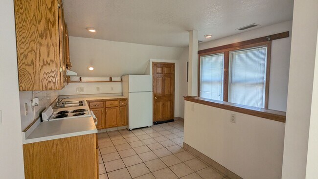 Building Photo - 1518 2nd Ave