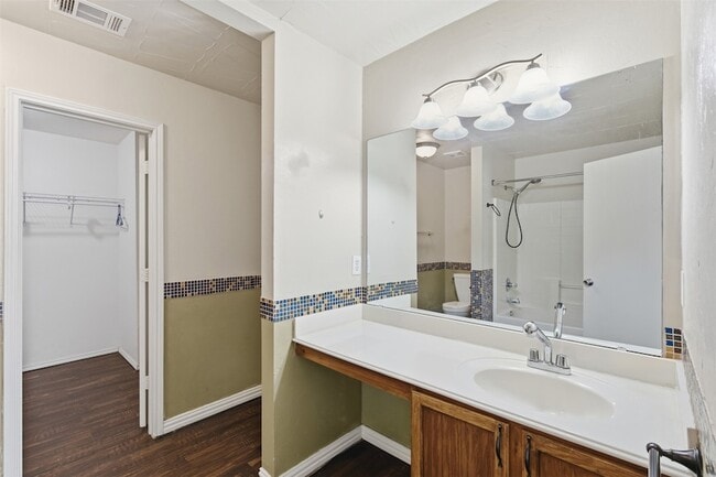 Building Photo - 2918 St Rita Dr