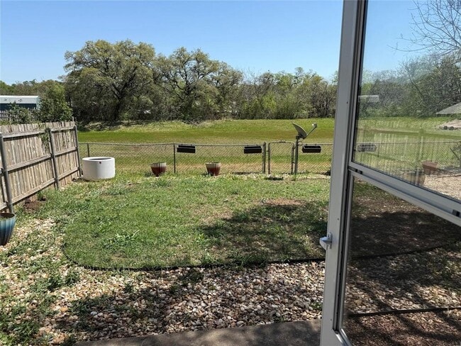 Building Photo - 6109 Parkwood Dr