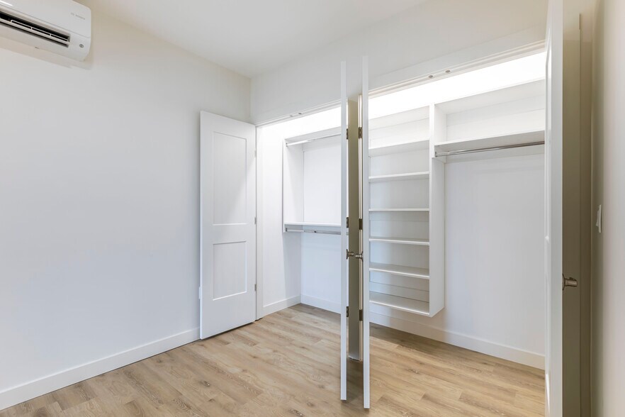 Building Photo - 319 Broadway