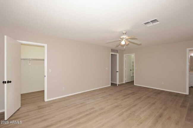Building Photo - 3249 S Chaparral Rd