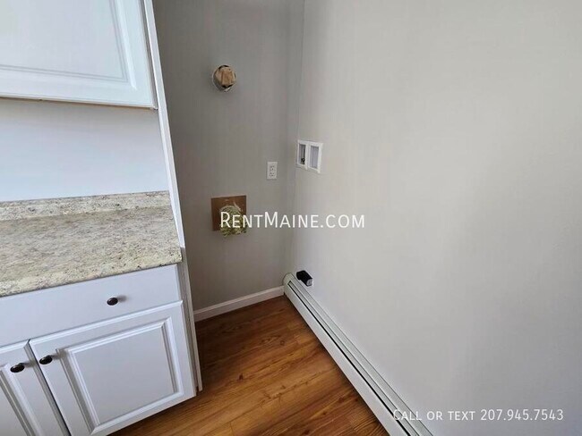 Building Photo - 199 N Main St