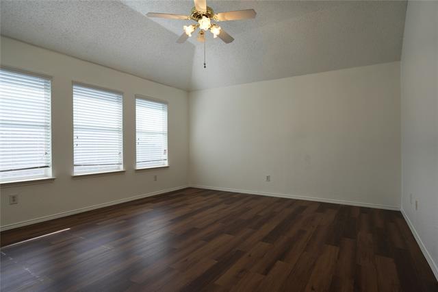 Building Photo - 2032 Fox Glen Dr