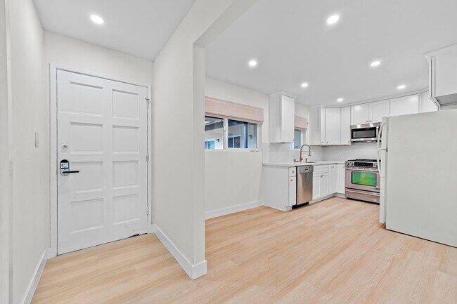 Building Photo - 22434 Salem Ave