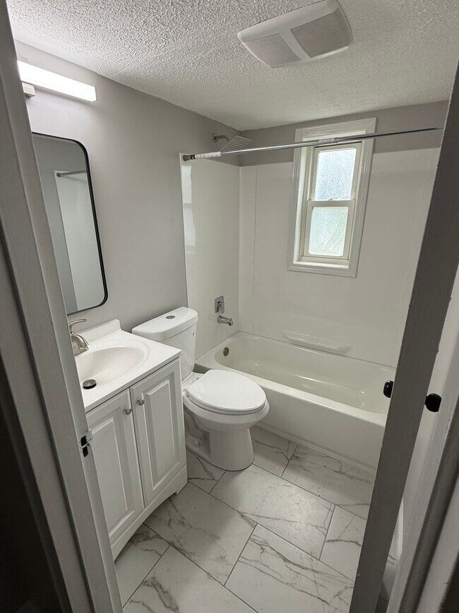 Building Photo - 2825 San Rae Dr
