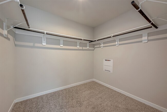 Building Photo - 19010 Norbury Pk Ln