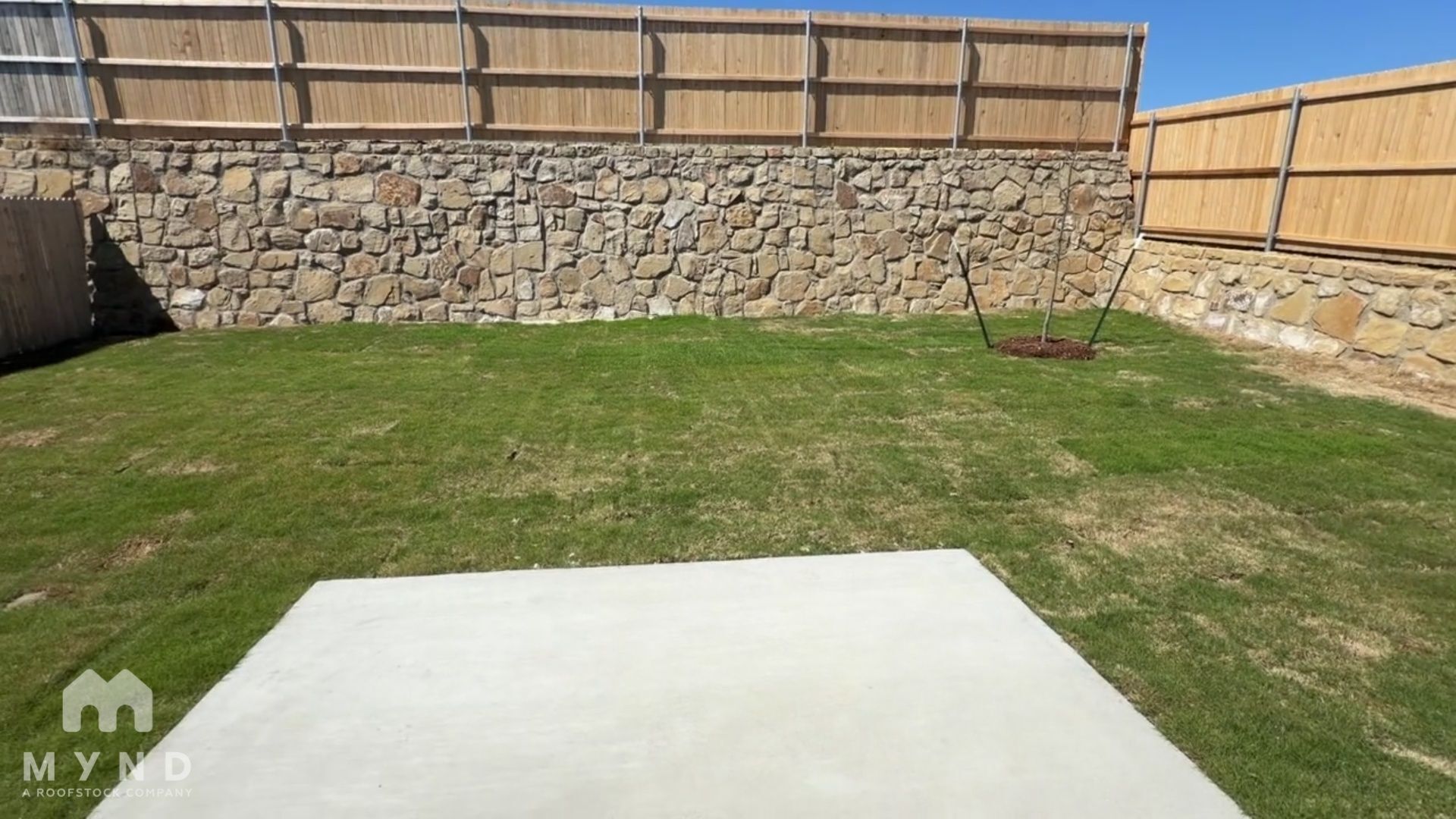 Building Photo - 2700 Ctr Crk Ln