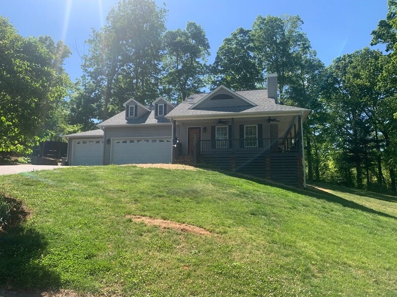 Building Photo - 40 Brierfield Dr