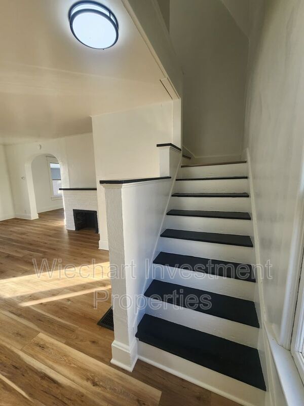 Building Photo - 426 Hazel Ave