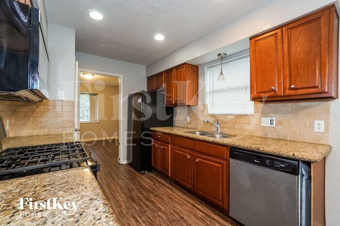 Building Photo - 6914 Leandra Dr